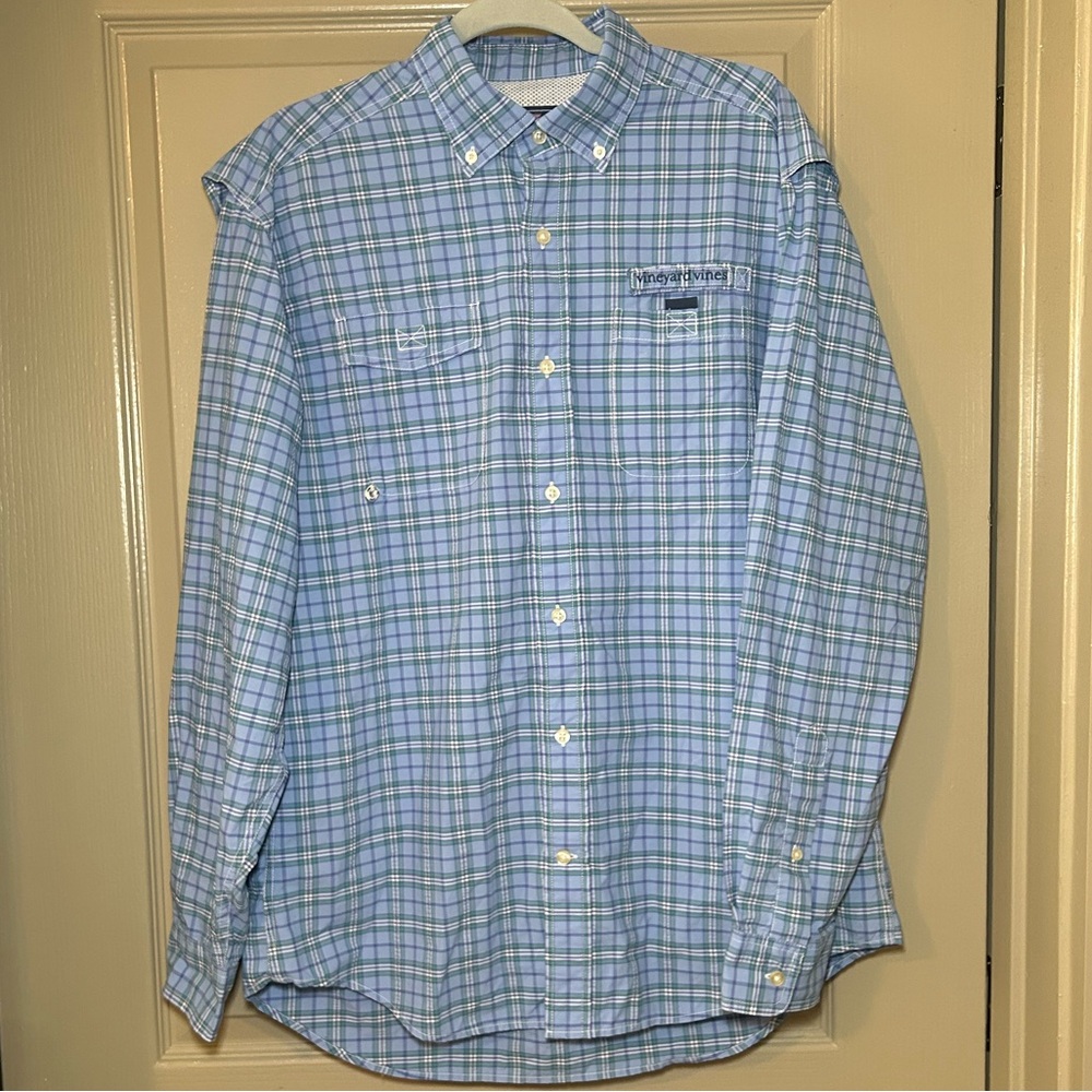Vineyard Vines Men’s Harbor Button Down Plaid Fishing Shirt in Medium